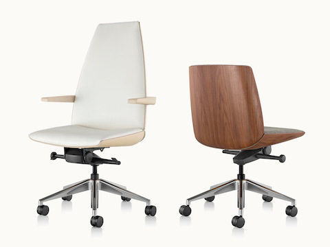A high-back Clamshell office chair with arms, viewed from the front at an angle, next to a low-back version without arms, viewed from behind at an angle.